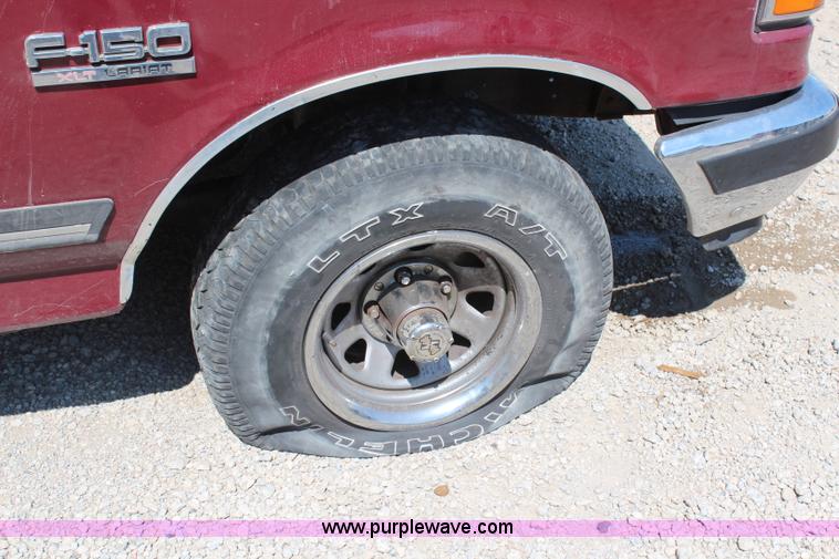 image for item H6930 1990 Ford F150 pickup truck