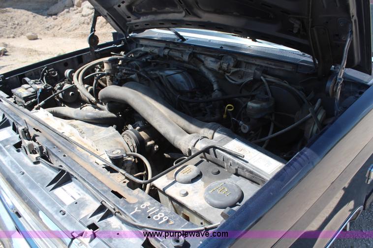 image for item H6931 1989 Ford F150 XLT pickup truck