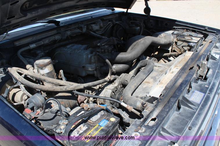 image for item H6931 1989 Ford F150 XLT pickup truck