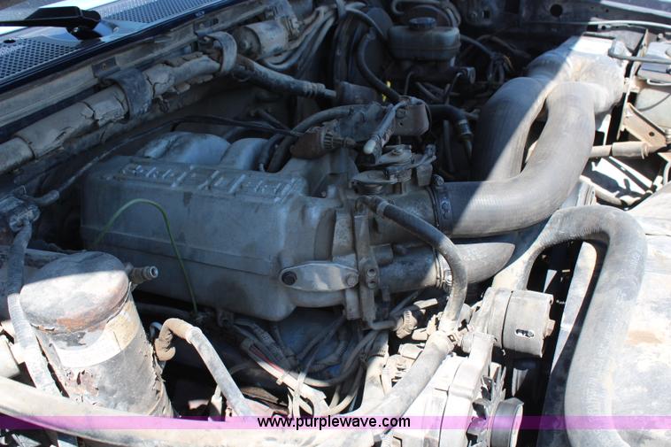 image for item H6931 1989 Ford F150 XLT pickup truck