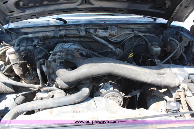 image for item H6931 1989 Ford F150 XLT pickup truck