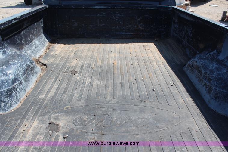 image for item H6931 1989 Ford F150 XLT pickup truck