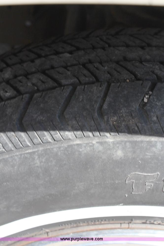 image for item H6931 1989 Ford F150 XLT pickup truck