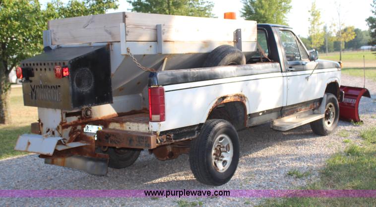 image for item H6997 1986 Ford F250 pickup truck