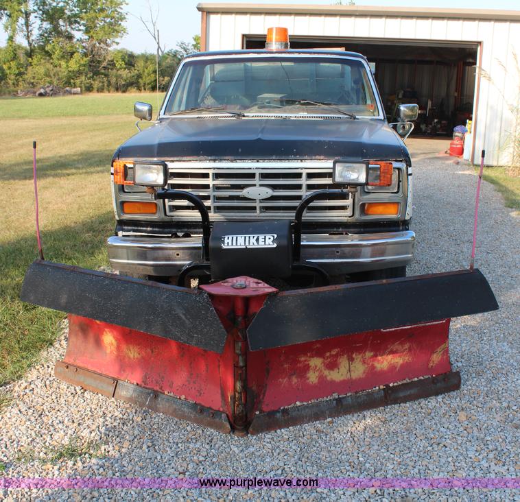image for item H6997 1986 Ford F250 pickup truck