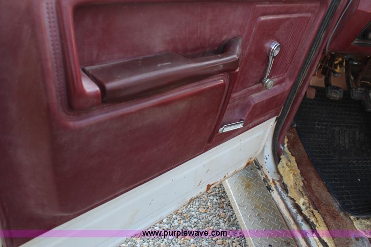 image for item H6997 1986 Ford F250 pickup truck