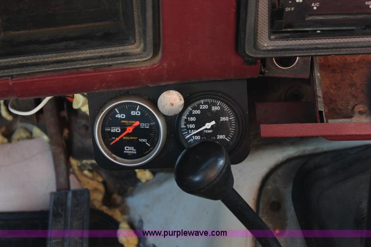 image for item H6997 1986 Ford F250 pickup truck