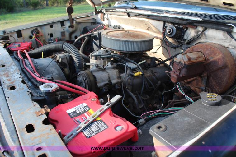 image for item H6997 1986 Ford F250 pickup truck