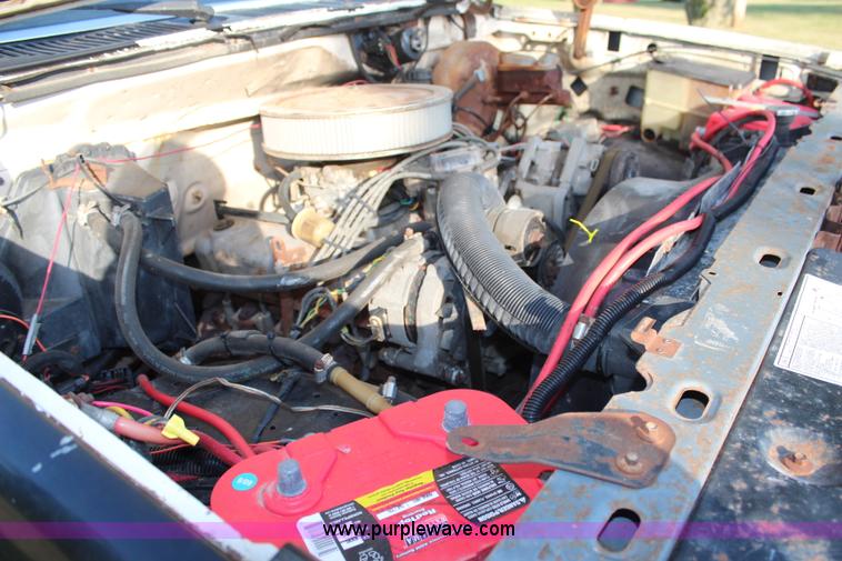 image for item H6997 1986 Ford F250 pickup truck