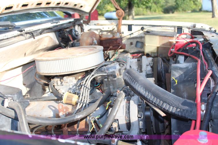 image for item H6997 1986 Ford F250 pickup truck