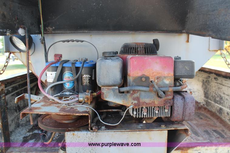 image for item H6997 1986 Ford F250 pickup truck