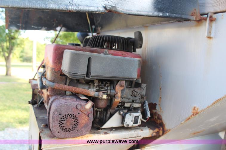 image for item H6997 1986 Ford F250 pickup truck