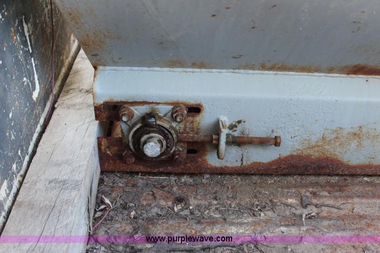 image for item H6997 1986 Ford F250 pickup truck