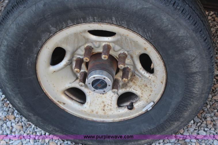 image for item H6997 1986 Ford F250 pickup truck