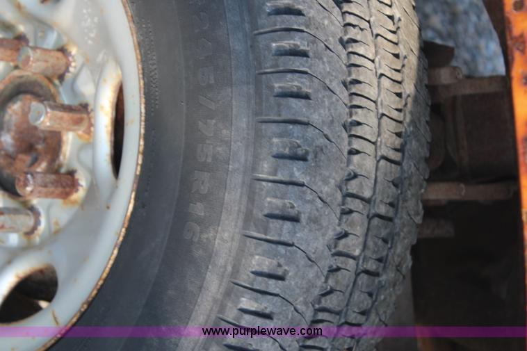 image for item H6997 1986 Ford F250 pickup truck