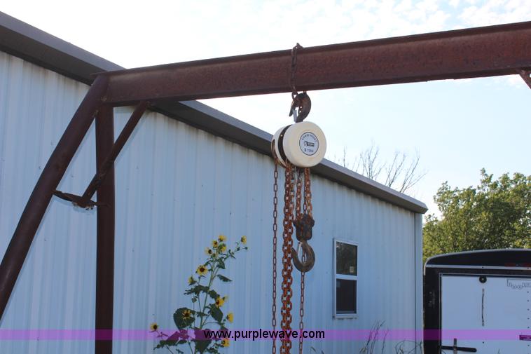 image for item H6997 1986 Ford F250 pickup truck