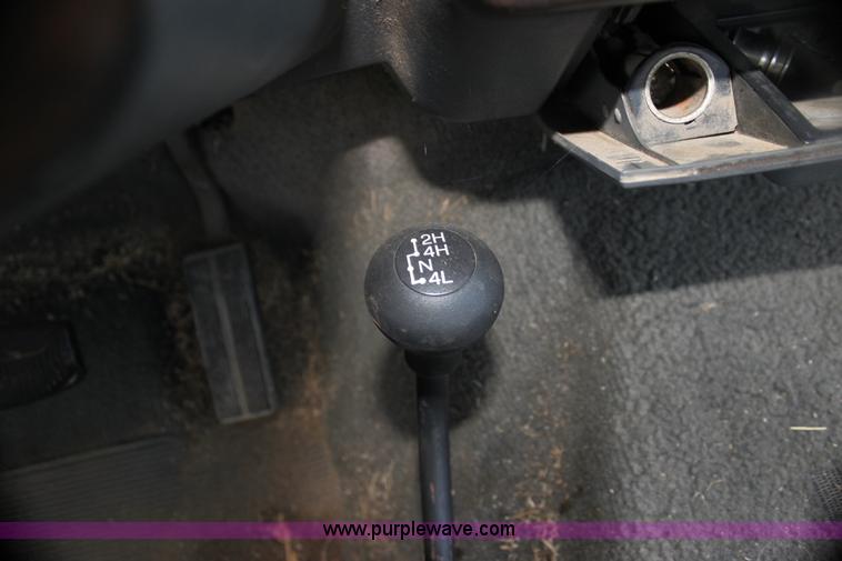 image for item H7333 1990 Ford F150 Lariat pickup truck