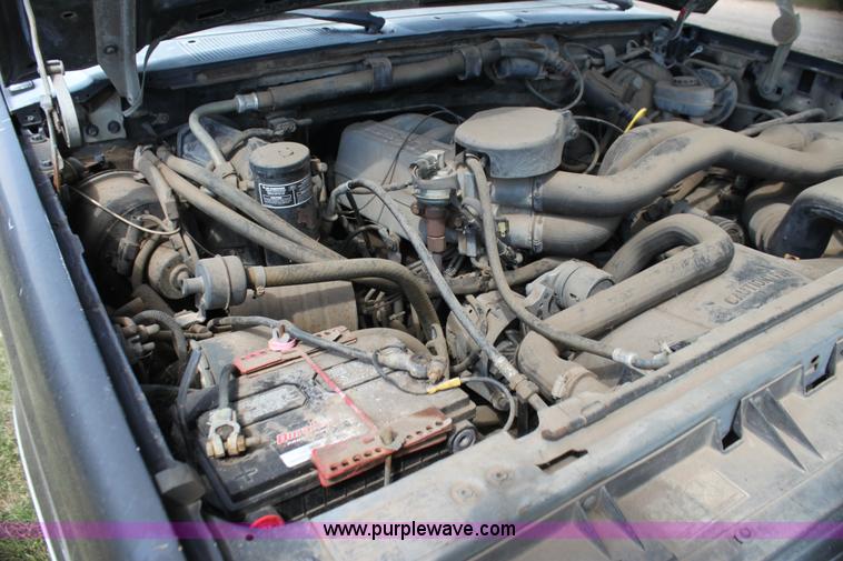 image for item H7333 1990 Ford F150 Lariat pickup truck