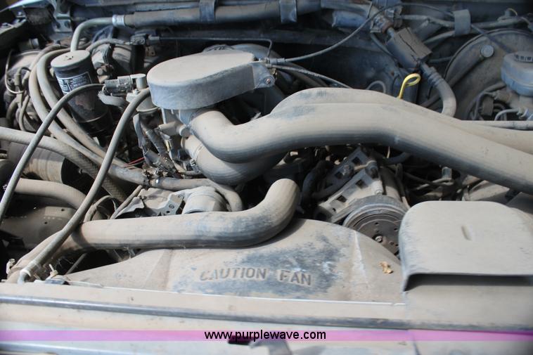 image for item H7333 1990 Ford F150 Lariat pickup truck