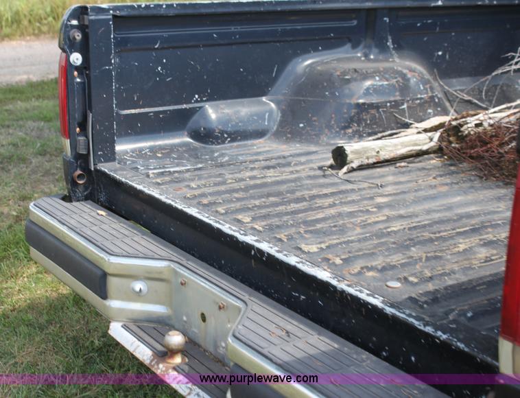 image for item H7333 1990 Ford F150 Lariat pickup truck