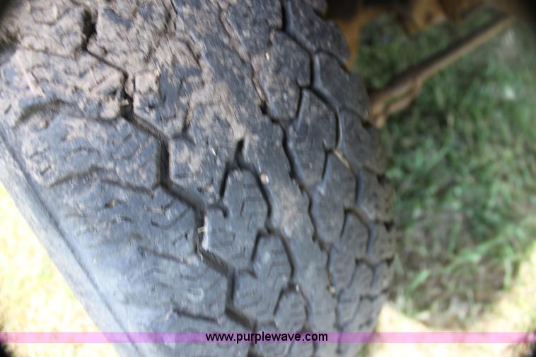 image for item H7333 1990 Ford F150 Lariat pickup truck