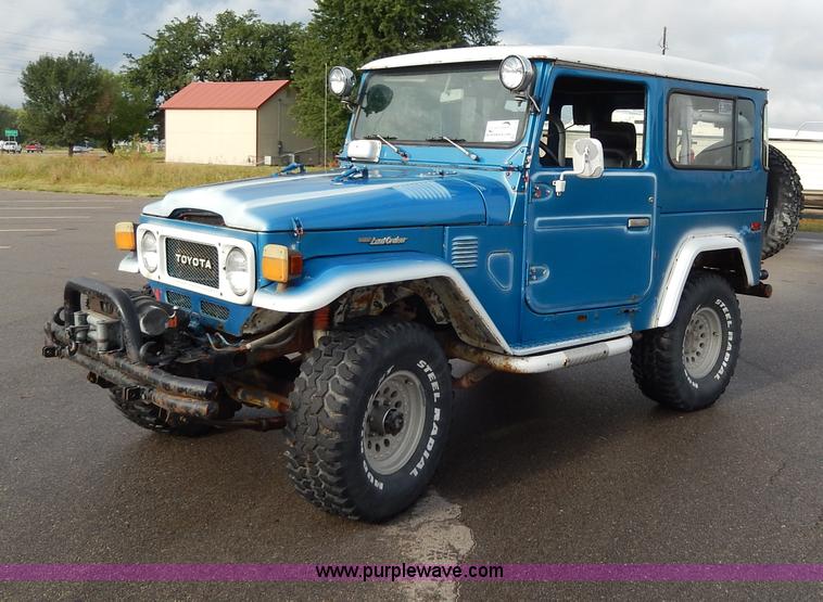 image for item I4272 1983 Toyota Land Cruiser SUV