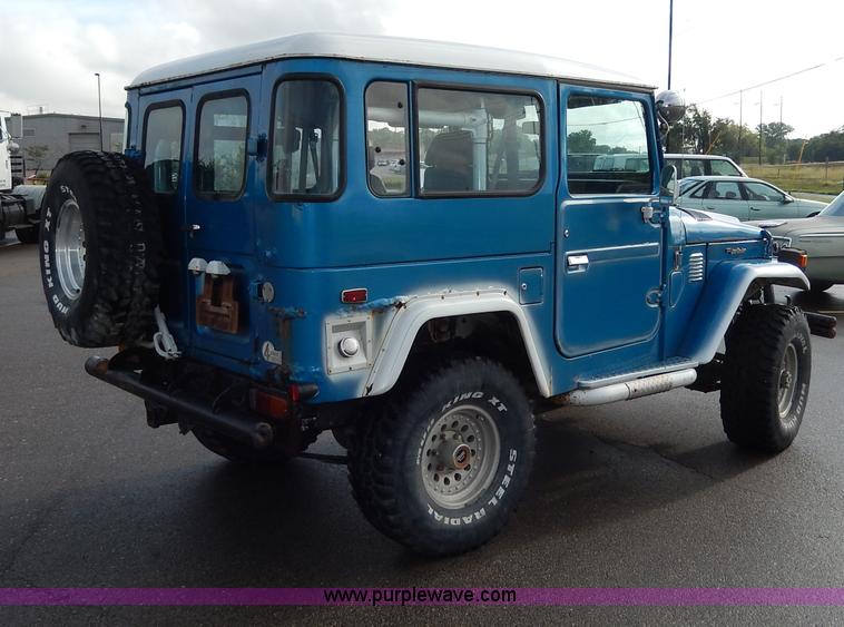 image for item I4272 1983 Toyota Land Cruiser SUV