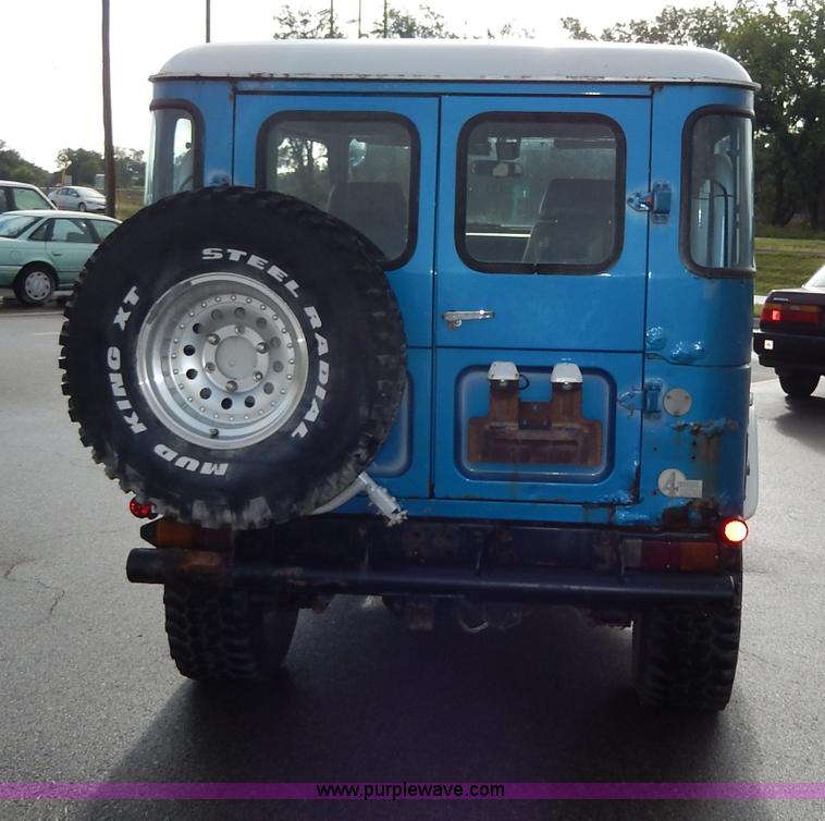 image for item I4272 1983 Toyota Land Cruiser SUV