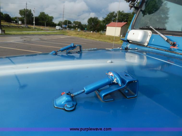 image for item I4272 1983 Toyota Land Cruiser SUV