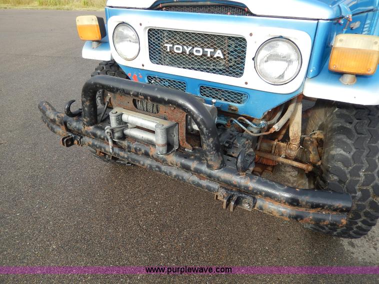 image for item I4272 1983 Toyota Land Cruiser SUV