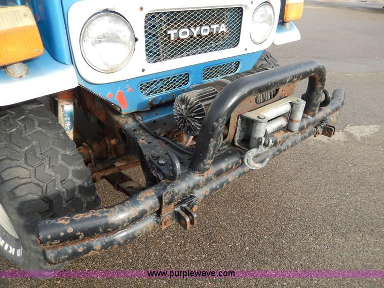 image for item I4272 1983 Toyota Land Cruiser SUV