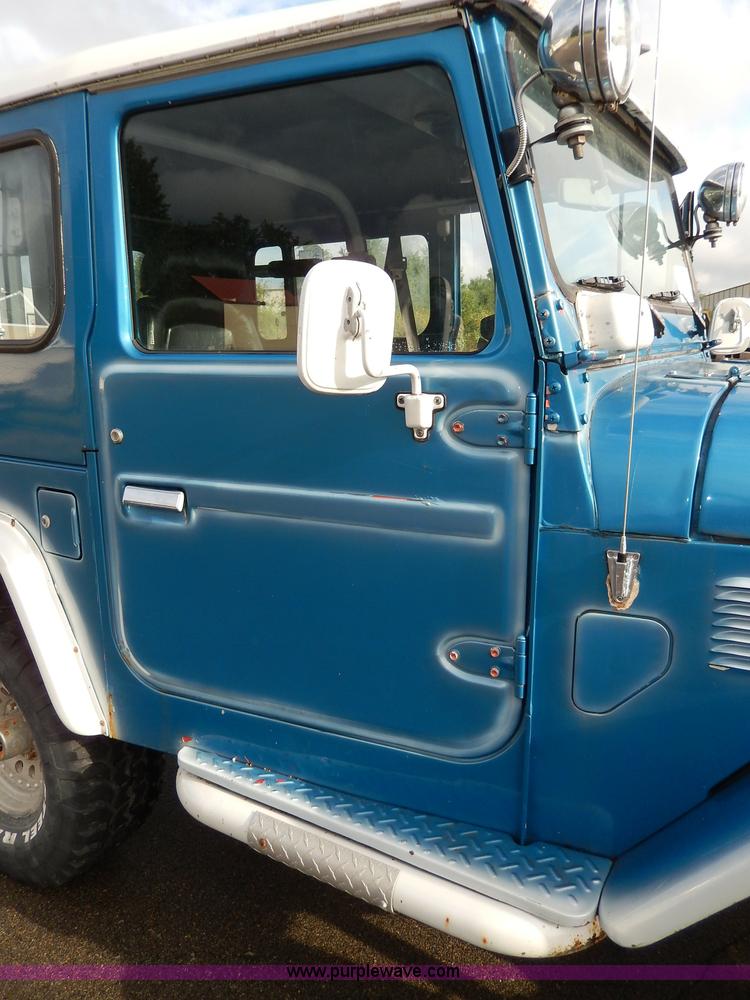 image for item I4272 1983 Toyota Land Cruiser SUV