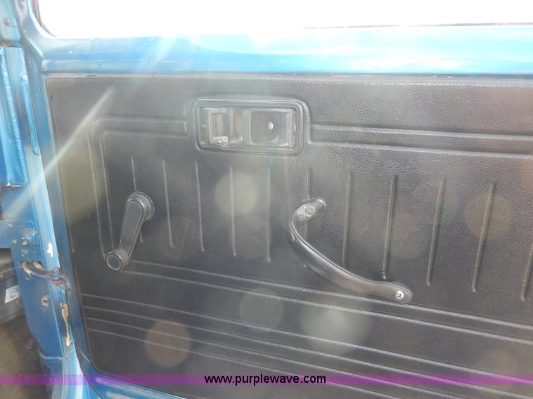 image for item I4272 1983 Toyota Land Cruiser SUV