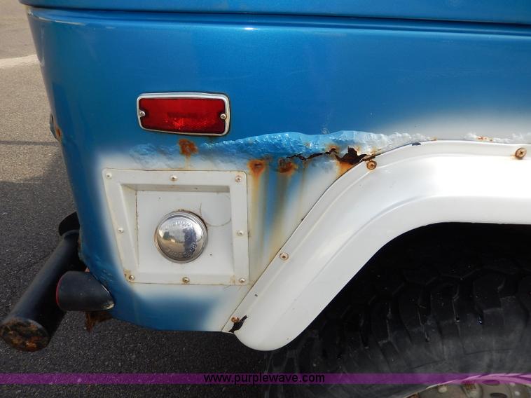 image for item I4272 1983 Toyota Land Cruiser SUV