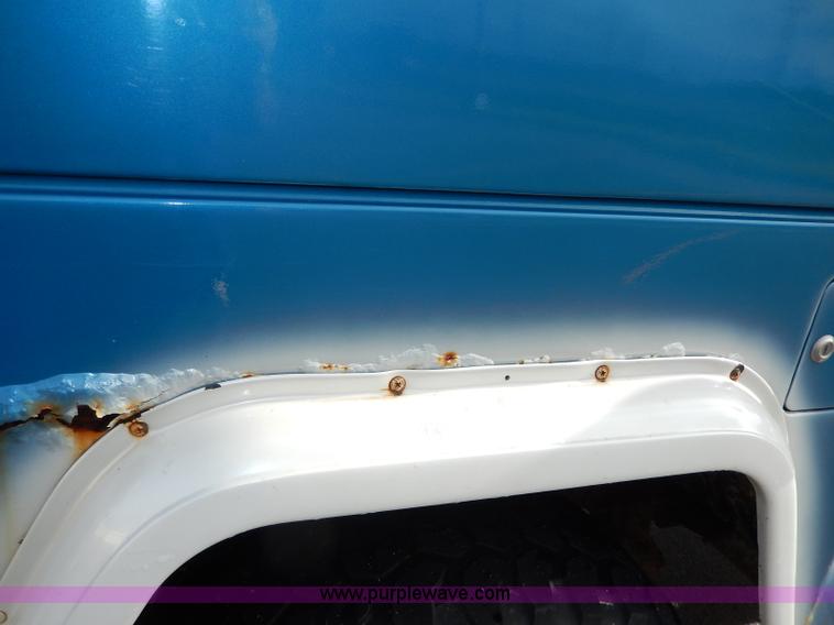 image for item I4272 1983 Toyota Land Cruiser SUV