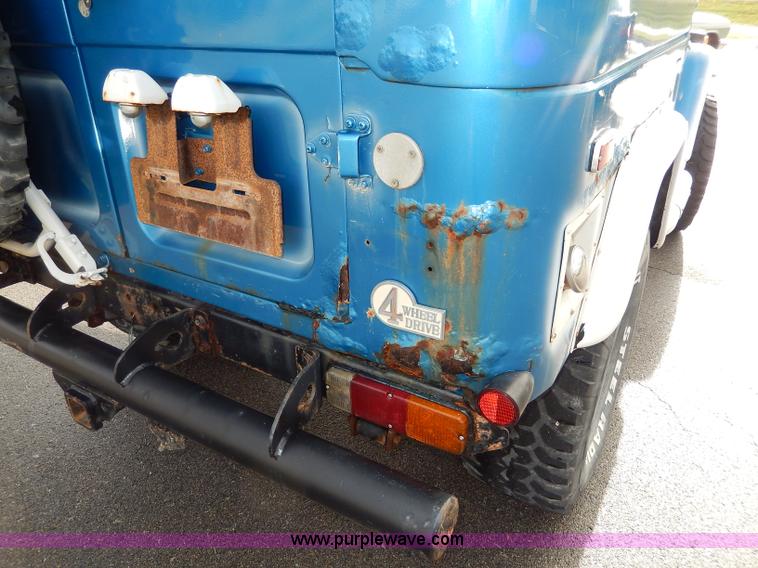 image for item I4272 1983 Toyota Land Cruiser SUV