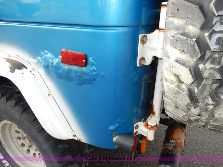 image for item I4272 1983 Toyota Land Cruiser SUV