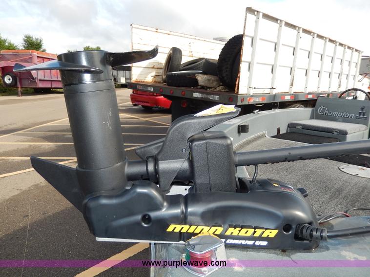 image for item I4299 1976 Champion 17' fiberglass boat