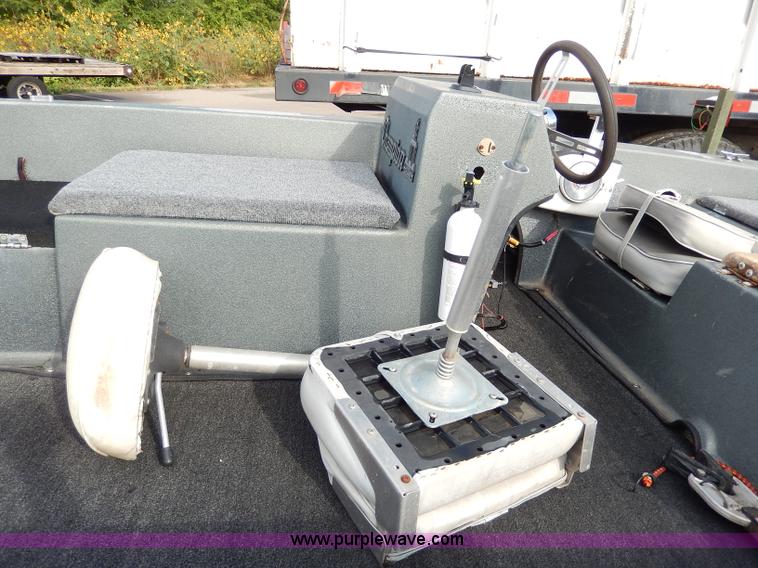 image for item I4299 1976 Champion 17' fiberglass boat