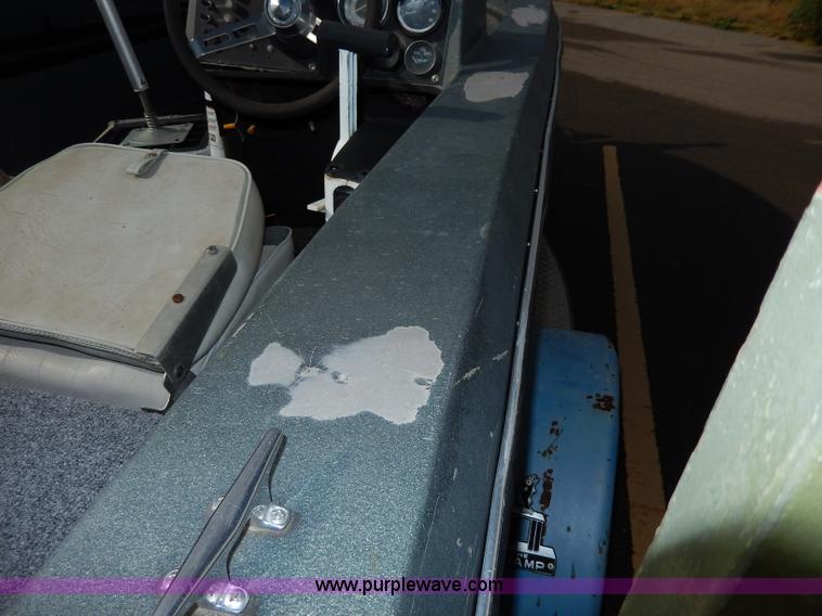 image for item I4299 1976 Champion 17' fiberglass boat