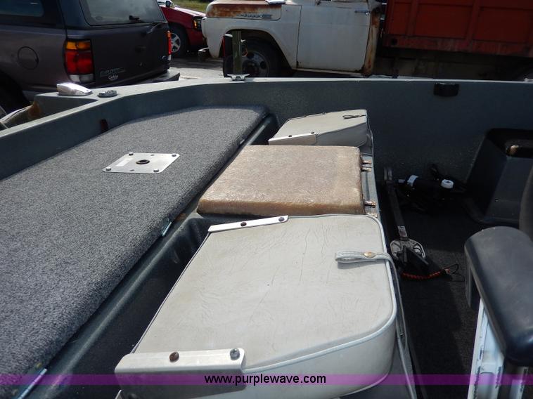 image for item I4299 1976 Champion 17' fiberglass boat