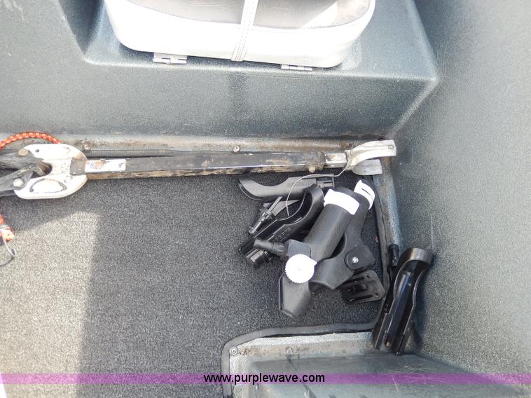 image for item I4299 1976 Champion 17' fiberglass boat