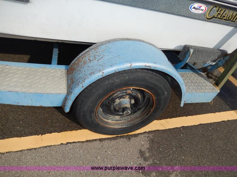 image for item I4299 1976 Champion 17' fiberglass boat