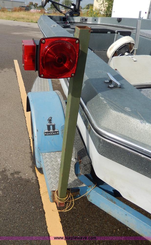 image for item I4299 1976 Champion 17' fiberglass boat