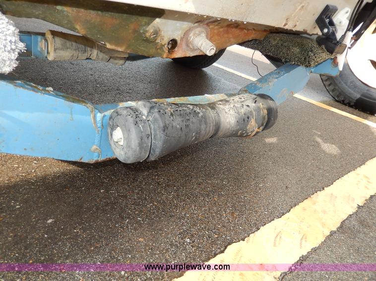 image for item I4299 1976 Champion 17' fiberglass boat