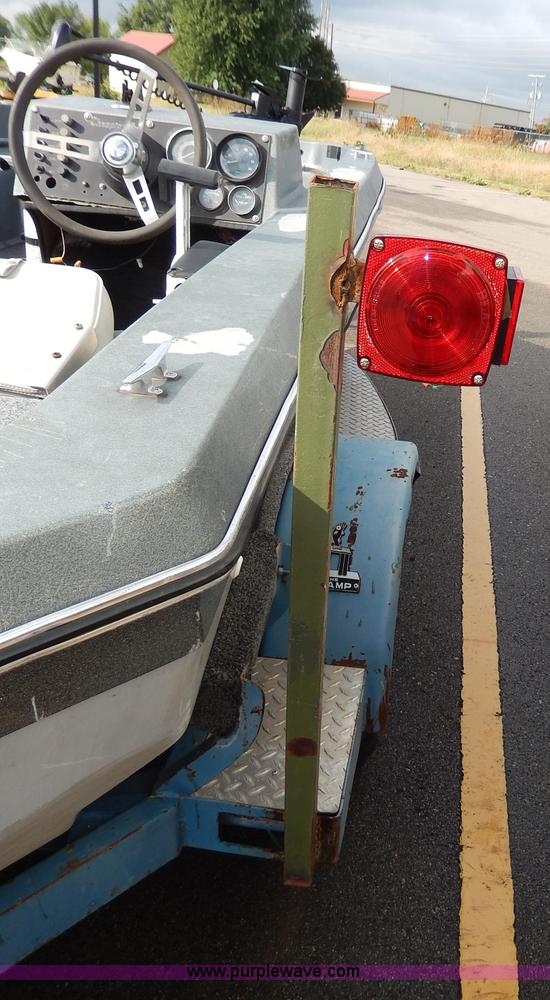 image for item I4299 1976 Champion 17' fiberglass boat