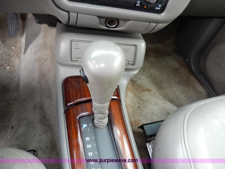 image for item I4301 2000 GMC Jimmy Envoy SLT SUV