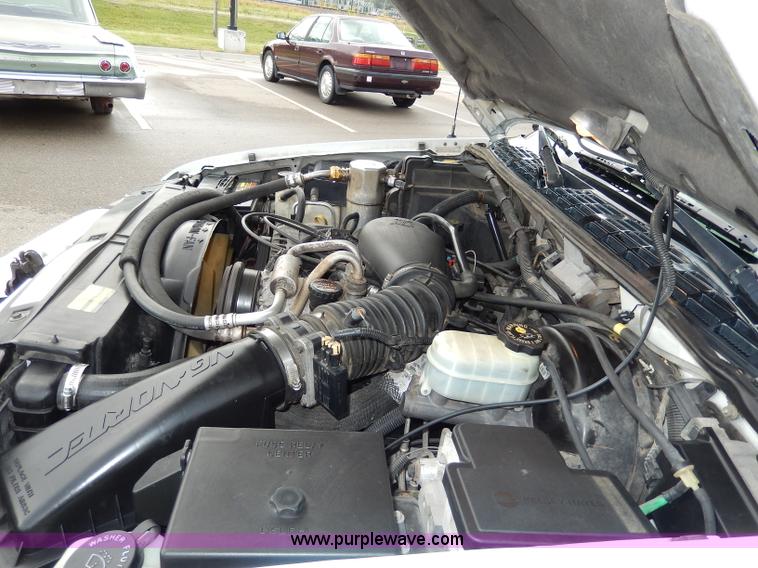 image for item I4301 2000 GMC Jimmy Envoy SLT SUV