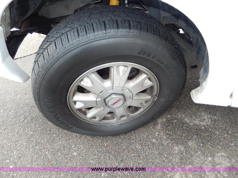 image for item I4301 2000 GMC Jimmy Envoy SLT SUV