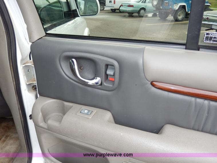 image for item I4301 2000 GMC Jimmy Envoy SLT SUV